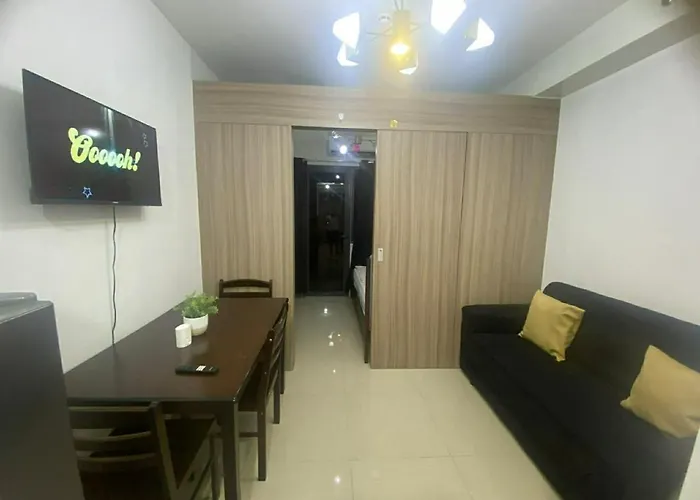 Cornerstone Apartment *